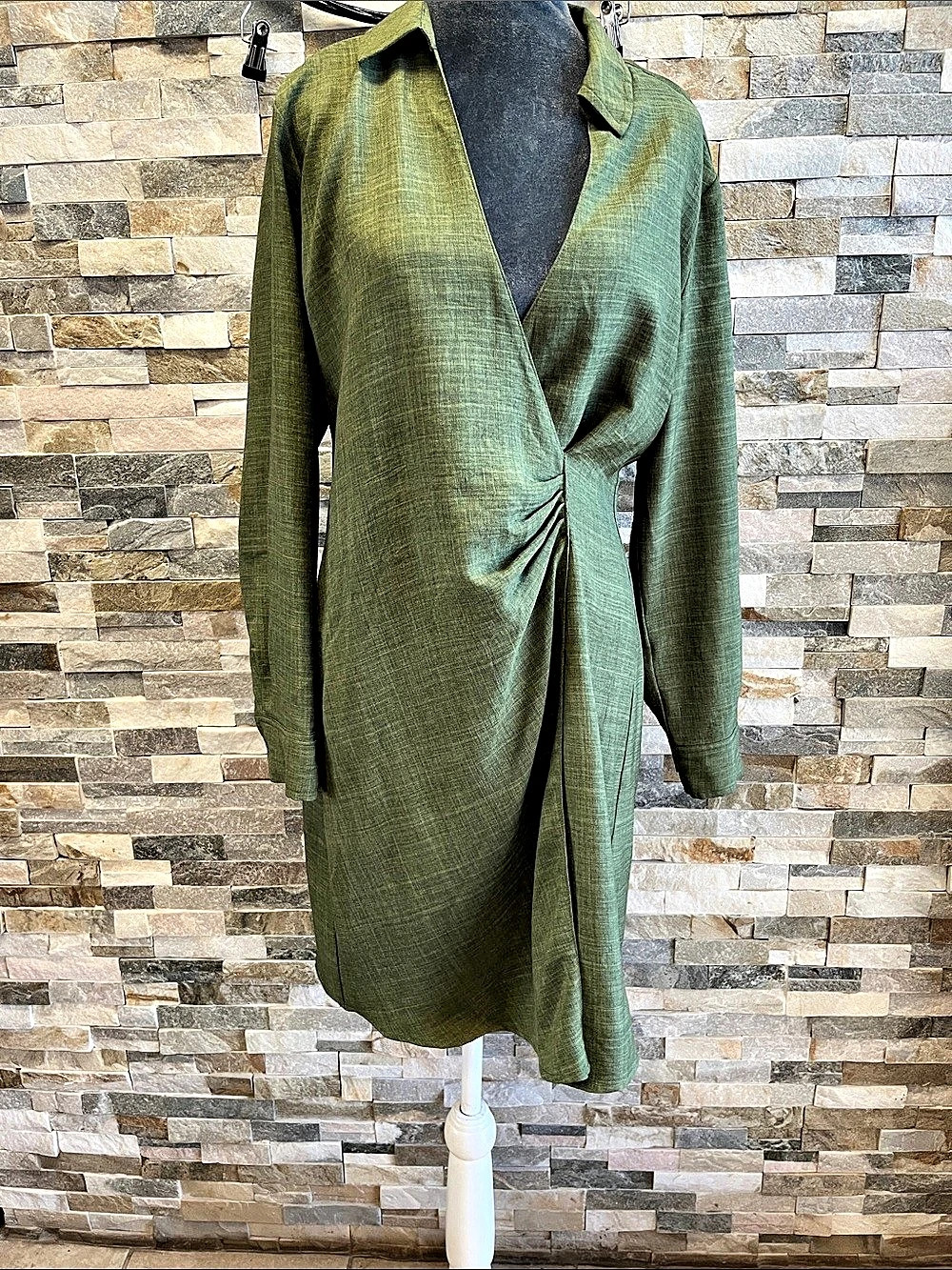 Emma & Michele Ruched Wrap Midi Dress in Green Size Medium Like New